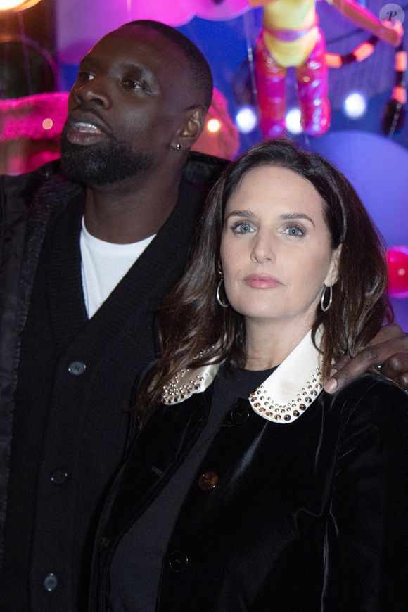 Omar Sy et Hélène Sy assistent à l'inauguration des décorations de Noël des Galeries Lafayette au centre commercial des Galeries Lafayette à Paris, France, le 17 novembre 2021. Photo de Aurore Marechal/ABACAPRESS.COM