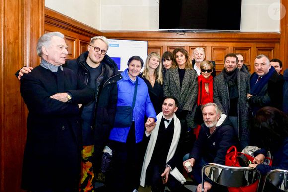 C8 cessera d'exister le lendemain à minuit
Exclusif - William Leymergie, Guillaume Genton, Danielle Moreau, Géraldine Maillet, Caroline Ithurbide, Gilles Verdez, Isabelle Morini-Bosc, Laurent Fontaine, Bernard Montiel, Jordan De Luxe et Jean-Michel Maire - Plusieurs personnalités de C8 sont venues devant le Conseil d’État pour soutenir les chaînes de la TNT C8 et NRJ 12 pour l'audience de la dernière chance, à Paris, France, le 14 janvier 2025. © Jack Tribeca/Bestimage
