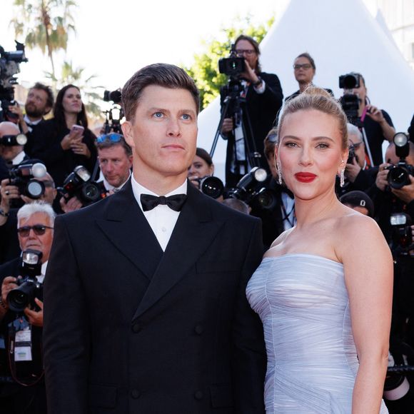 Pour briller à ses côtés à Cannes

Colin Jost et sa femme Scarlett Johansson - Montée des marches du film « Vie privée » lors du 78ème Festival International du Film de Cannes, au Palais des Festivals à Cannes. Le 20 mai 2025
© Jacovides-Moreau / Bestimage