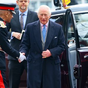Le roi Charles III d'Angleterre, visite l'exposition "Soil The World at our feet" à Somerset House à Londres, le 26 mars 2025. (ALPHA AGENCY / BESTIMAGE).