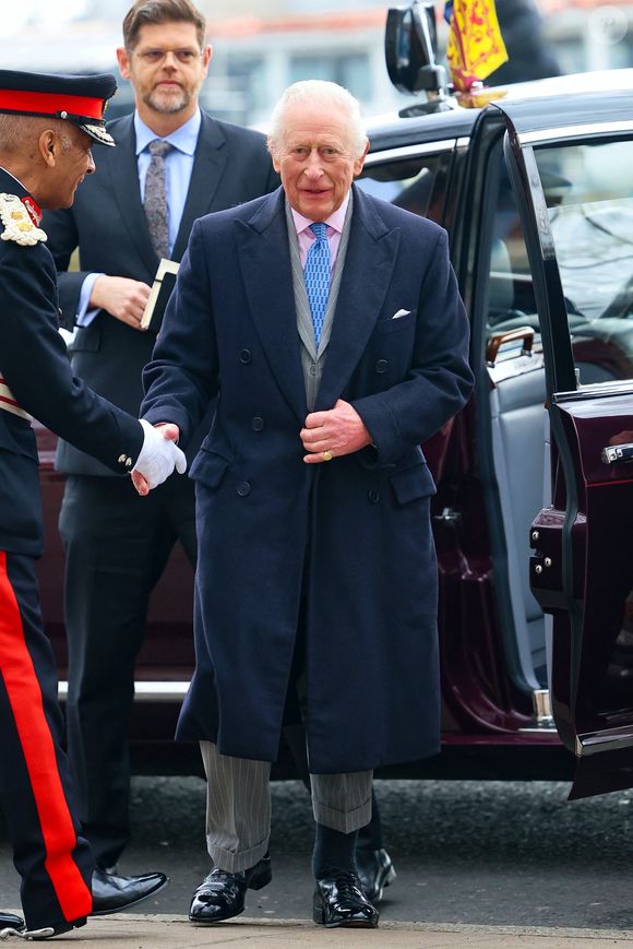 Le roi Charles III d'Angleterre, visite l'exposition "Soil The World at our feet" à Somerset House à Londres, le 26 mars 2025. (ALPHA AGENCY / BESTIMAGE).