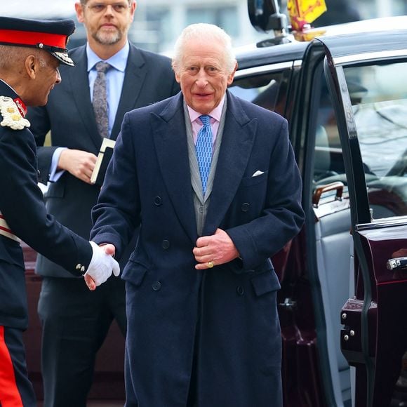 Le roi Charles III d'Angleterre, visite l'exposition "Soil The World at our feet" à Somerset House à Londres, le 26 mars 2025. (ALPHA AGENCY / BESTIMAGE).