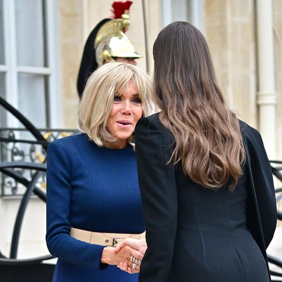Le couple royal a rencontré Emmanuel et Brigitte Macron.


Le président français Emmanuel Macron et Brigitte Macron reçoivent son Altesse Royale le prince héritier du royaume de Jordanie, Hussein ben Abdallah, et sa femme, Son Altesse Royale la princesse Rajwa Al Hussein à l'Elysée, le 8 octobre 2025. Le futur couple royal de Jordanie effectue sa première visite officielle en France, dans le cadre d'une tournée européenne.
© Christian Liewig / Bestimage