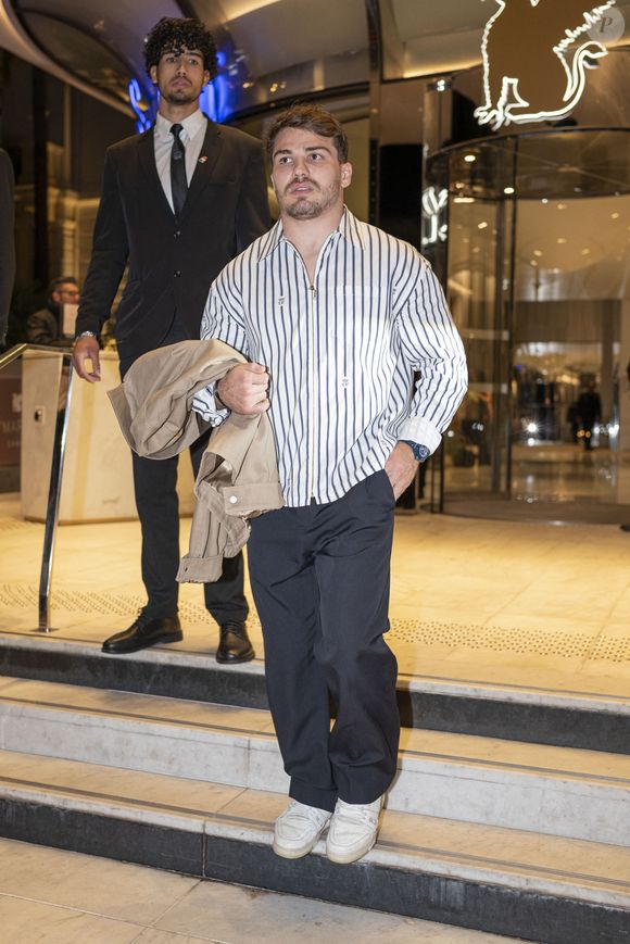 Antoine Dupont à la sortie du dîner Dior X Madame Figaro à l'hôtel Marriott en marge du 78ème Festival International du Film de Cannes, France, le 17 mai 2025. © Yehiel Chekroune/Bestimage