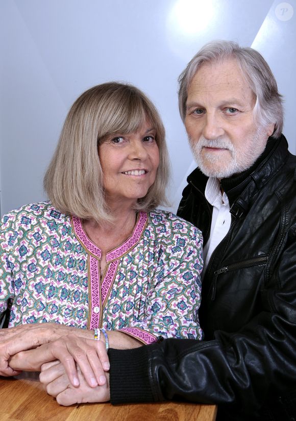 Et l'icône - qui débutera sa nouvelle tournée en fin d'année - a accordé un long entretien aux équipes du Figaro ce lundi 12 mai 2025. L'occasion pour elle d'évoquer son mariage avec Jean-Jacques Debout, le père de ses deux enfants.

Portrait de Chantal Goya et son mari Jean Jacques Debout 2015 (JLPPA / Bestimage).