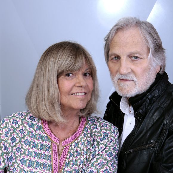 Et l'icône - qui débutera sa nouvelle tournée en fin d'année - a accordé un long entretien aux équipes du Figaro ce lundi 12 mai 2025. L'occasion pour elle d'évoquer son mariage avec Jean-Jacques Debout, le père de ses deux enfants.

Portrait de Chantal Goya et son mari Jean Jacques Debout 2015 (JLPPA / Bestimage).