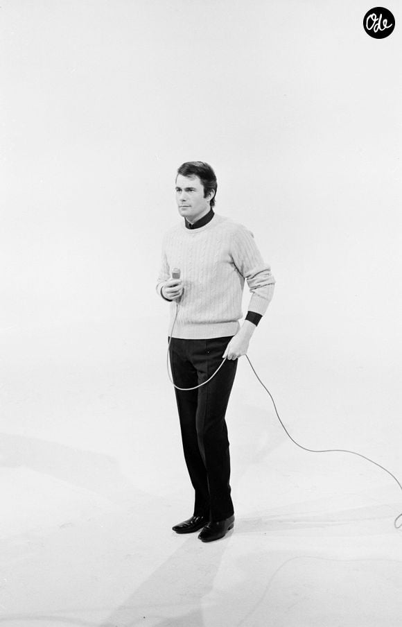 Archives - En France, à Paris, sur le plateau de l'émission "DISCORAMA", Alain Barrière. Le 18 janvier 1968.

© Alain Canu via Bestimage