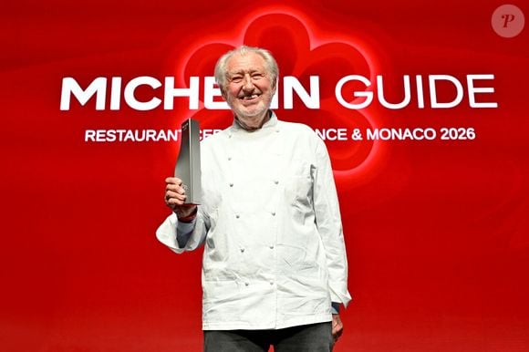 Mais aussi Pierre Gagnaire, monstre sacré de la gastronomie française et chef multi-étoilé que Mory connaît bien depuis ses années Top Chef.

Le chef Pierre Gagnaire a reçu le prix de "Chef Mentor" - Cérémonie des remises des Etoiles Michelin 2026 au Grimaldi Forum à Monaco le 16 mars 2026. © Bruno Bebert/Bestimage