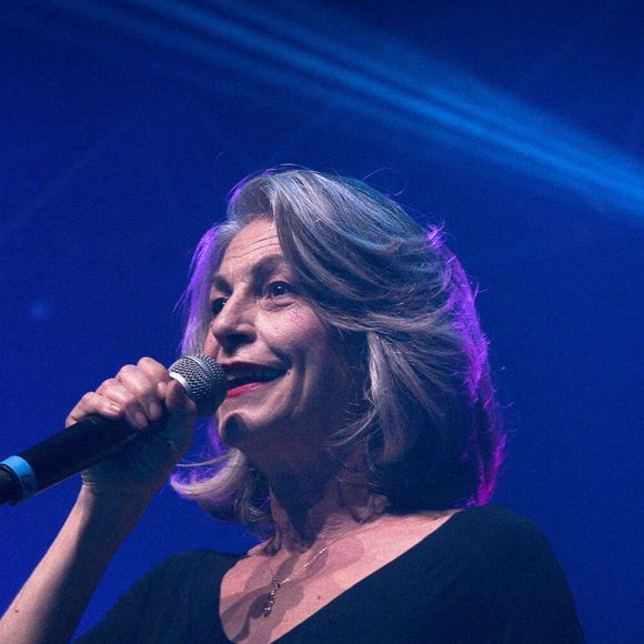 Lio - Les chanteurs de la tournée, les années 80, en concert au Phare à Chambéry le 25 novembre 2022. (Sandrine Thesillat / Panoramic / Bestimage).
