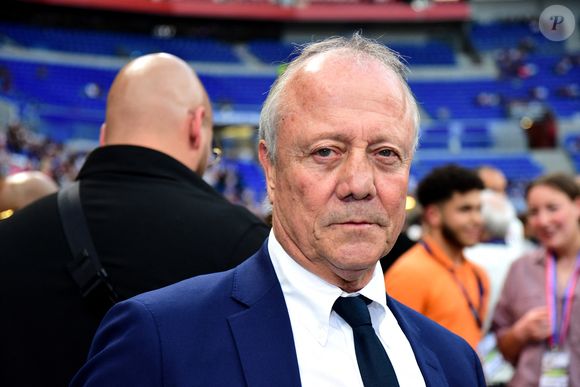 Bernard Lacombe lors du match de football caritatif entre l'OL Légendes et la team Unicef au Groupama Stadium à Lyon en faveur des enfants d'Ukraine et pour célébrer les 20 ans du premier titre de Champion de France de l Olympique Lyonnais le 10 mai 2022.

© Romain Doucelin / Bestimage