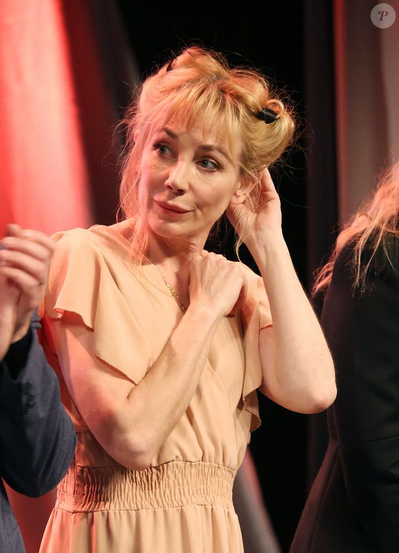 Dans une interview accordée à Marie France en 2025, elle a toutefois révélé souffrir d'une fâcheuse tendance à l'accumulation.

Julie Depardieu lors de la soirée de cloture de la 35ème édition du ''Dinard British and Irish Film Festival'' de Dinard, France, le 5 octobre 2024. © Denis Guignebourg/BestImage
