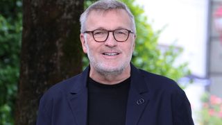 "Je n'ose pas les effacer" : Malgré l'absence de ses nombreux amis disparus, Laurent Ruquier n'arrive pas à passer ce cap