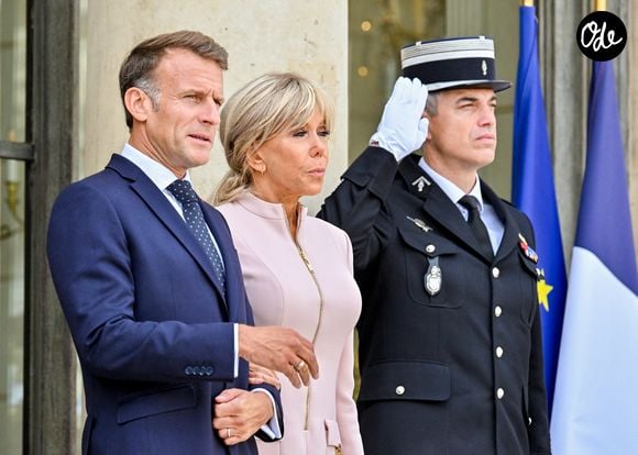 Le président français Emmanuel Macron et sa femme, la Première dame Brigitte Macron, reçoivent le roi et la reine de Jordanie au palais présidentiel de l'Élysée à Paris, France, le 17 septembre 2026. © Christian Liewig/Bestimage