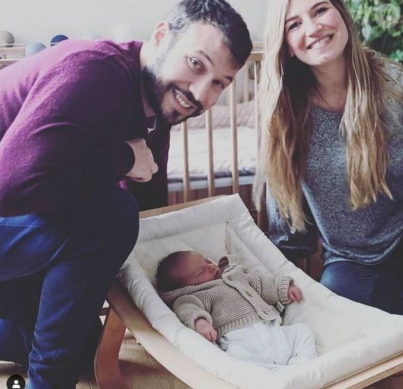 et annonce la mise en vente de sa maison dans une petite commune du sud-ouest.

Charline et Vivien de "Mariés au premier regard" avec leur fille Victoire. Instagram. Le 30 janvier 2021.