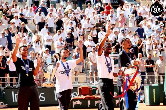 Ousmane Dembele et Bradley Barcola, Désiré Doué et Warren Zaire Emery - Le Paris Saint-Germain (PSG) présente ses trophées de Ligue des champions aux Internationaux de Tennis de Roland Garros 2026, à Paris, France, le 1er juin 2026. © Jacovides-Moreau/Bestimage