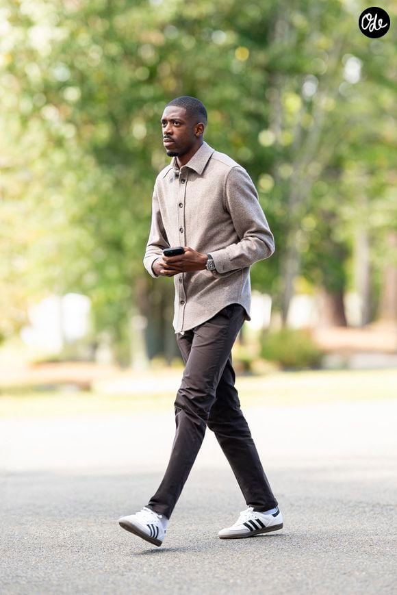 Ousmane Dembélé - Les joueurs de l'équipe de France de football ont soigné leur style vestimentaire pour leur arrivée au centre national du football de Clairefontaine-en-Yveline, France, le 1er septembre 2025. © Pierre Perusseau/Bestimage