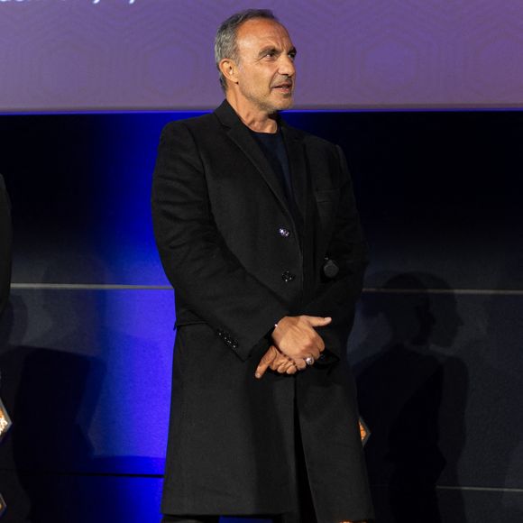 Nikos Aliagas participe au 'Multi Screen Grand Prix 2026' à l'hôtel Pullman Paris Montparnasse le 13 avril 2026 à Paris, France. Photo par Nasser Berzane/ABACAPRESS.COM