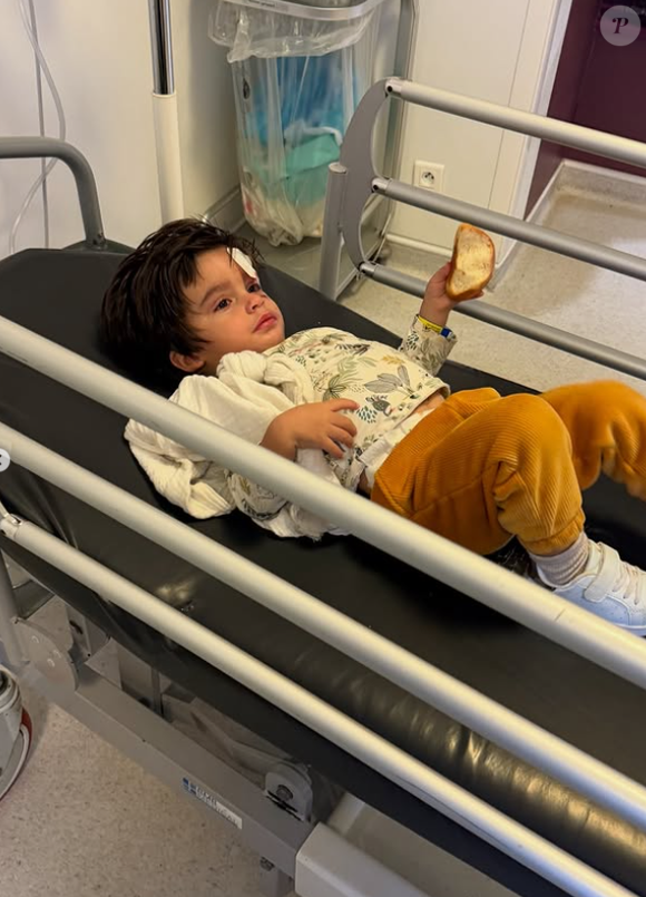 Une fois à l'hôpital, Ezio a été admis aux urgences pédiatriques de Nîmes Carémeau. 

Ezio, le fils de Mathieu, victime d'une grave chute.