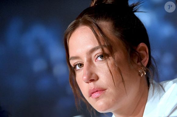 Adele Exarchopoulos assiste au photocall de 'L'Amour Ouf' (Beating Hearts) lors du 77ème Festival de Cannes au Palais des Festivals le 24 mai 2024 à Cannes, France. Photo par Franck Castel/ABACAPRESS.COM