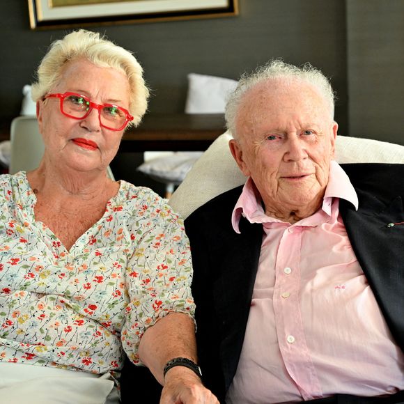 En 70 ans de carrière, Philippe Bouvard...

Philippe Bouvard fête ses 70 ans de mariage avec Colette - Exclusif - Rendez-vous avec Philippe Bouvard et sa femme Colette à leur domicile à Cannes, France pour une interview.  © Bruno Bebert/Bestimage