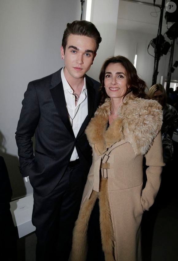 Gabriel-Kane Day-Lewis et Mademoiselle Agnes assistant au défilé Paco Rabanne dans le cadre de la semaine de la mode automne/hiver 2016/2017 de Paris, qui s'est tenue au Musée d'Art Moderne le 3 mars 2016 à Paris, France. Photo Jerome Domine/ABACAPRESS.COM