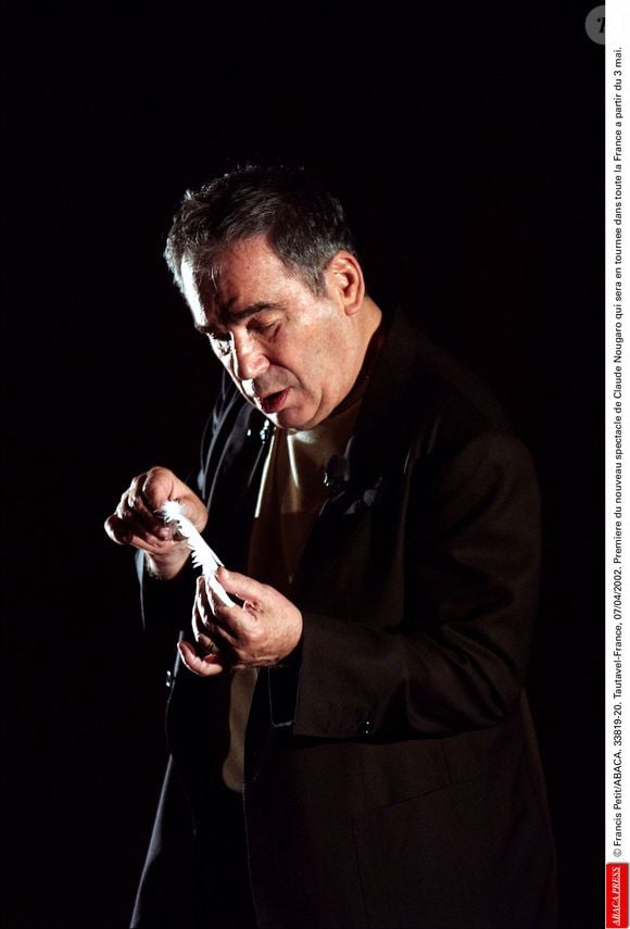 © Francis Petit/ABACA. 33819-20. Tautavel-France, 07/04/2002. Première du nouveau spectacle de Claude Nougaro qui sera en tournée dans toute la France a partir du 3 mai.