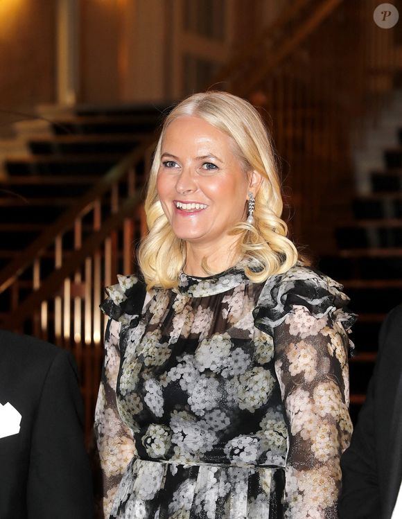 La princesse héritière Mette-Marit assiste au banquet du prix Nobel de la paix pour le lauréat Nihon Hidankyo (la Confédération japonaise des organisations de victimes des bombes A et H) au Grand Hôtel le 10 décembre 2024 à Oslo, en Norvège. Photo par Marius Gulliksrud/Stella Pictures/ABACAPRESS.COM