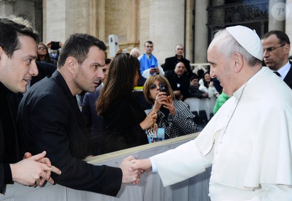 L'ancien trader Jérôme Kerviel rencontre le Pape François à la fin de l'audience générale au Vatican le 19 février 2014. Photo by ABACAPRESS.COM