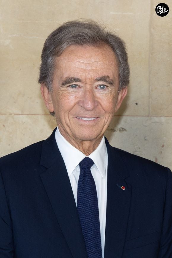 Après analyses et dégustation, les équipes du domaine bordelais ont confirmé l'authenticité de plusieurs bouteilles produites en 1892 et 1896. 

Bernard Arnault - Salutations lors du défilé Louis Vuitton Collection Femme Prêt-à-porter Printemps/Été 2023 à l'occasion de la Fashion Week de Paris (PFW), en France, le 4 octobre 2022. © Olivier Borde/Bertrand Rindoff Petroff/Bestimage