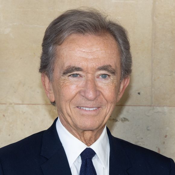 Après analyses et dégustation, les équipes du domaine bordelais ont confirmé l'authenticité de plusieurs bouteilles produites en 1892 et 1896. 

Bernard Arnault - Salutations lors du défilé Louis Vuitton Collection Femme Prêt-à-porter Printemps/Été 2023 à l'occasion de la Fashion Week de Paris (PFW), en France, le 4 octobre 2022. © Olivier Borde/Bertrand Rindoff Petroff/Bestimage