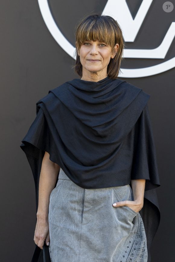 Marina Foïs - Photocall pour le défilé "Louis Vuitton" prêt à porter printemps / été 2025 lors de la fashion week à Paris le 1er octobre 2024. © Olivier Borde /Bestimage