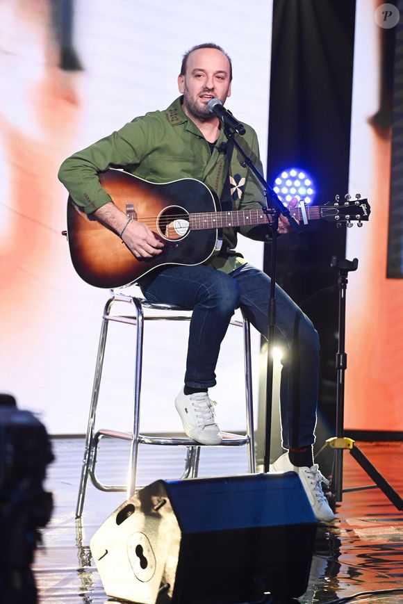 Exclusif - Ours ( Charles Souchon ) lors de l'enregistrement de l'émission "Famille je vous aime" présentée par M.Drucker et qui sera diffusée le 29 décembre sur France 3, au studio Rive gauche, à Paris, France, le 2 décembre 2025. © Gaffiot-Perusseau/Bestimage
