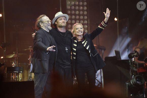 Le public a salué ce moment rare et émouvant de complicité familiale.

Veronique Sanson en trio avec Stephen et Christopher Stills, Festival des Francofolies de la Rochelle 2018, La Rochelle (France), le 11 juillet 2018. Photo par Vincent Gramain/ABACAPRESS.COM
