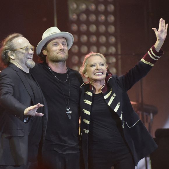 Le public a salué ce moment rare et émouvant de complicité familiale.

Veronique Sanson en trio avec Stephen et Christopher Stills, Festival des Francofolies de la Rochelle 2018, La Rochelle (France), le 11 juillet 2018. Photo par Vincent Gramain/ABACAPRESS.COM