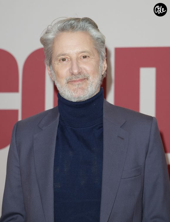 Antoine de Caunes - Avant- première du film "Coutures" au cinéma Pathé Palace à Paris le 9 février 2026. © Coadic Guirec/Bestimage