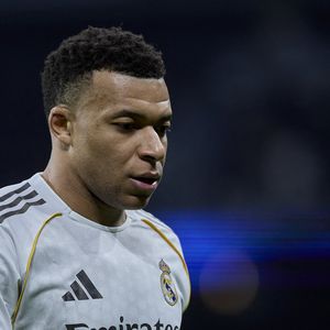 Le 1er février 2026, Madrid, Madrid, Espagne : Kylian Mbappé du Real Madrid CF pendant le match de football de la Liga entre le Real Madrid CF et le Rayo Vallecano au stade Santiago Bernabeu à Madrid, Espagne, le 1er février 2026 (Image de crédit : © Ruben Albarran/ZUMA Press Wire / Bestimage)