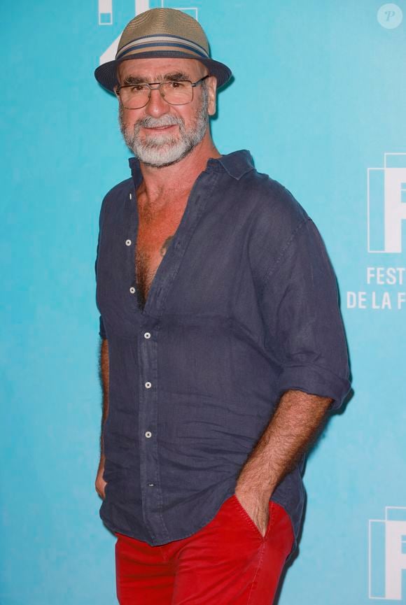 Éric Cantona lors de la 25e édition du Festival de la fiction télé de La Rochelle, photocall à la coursive, mercredi 13 septembre 2023. Crédit Christophe Aubert via Bestimage