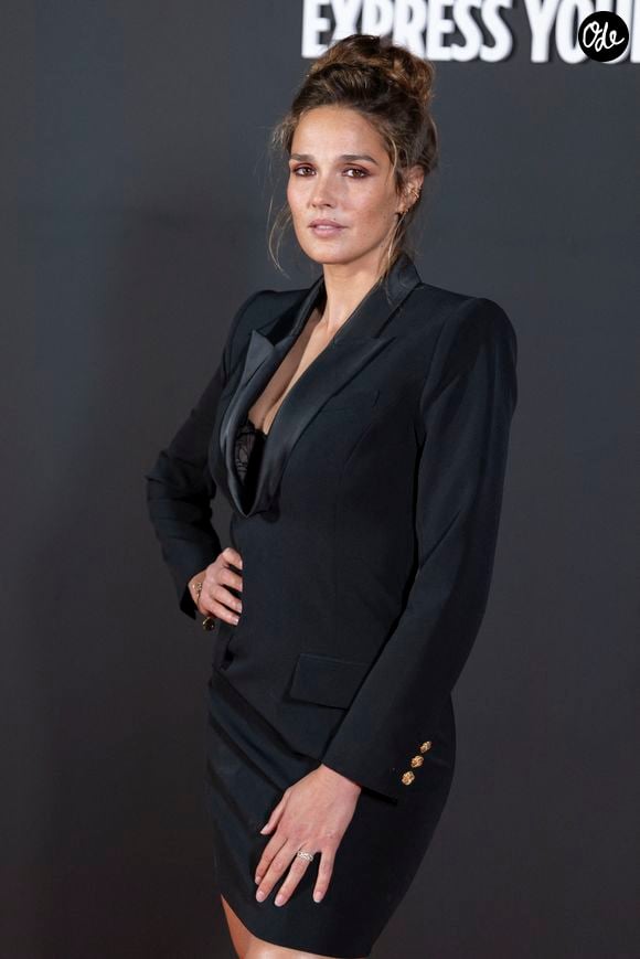 Camille Lou – Photo Call du Défilé L’Oreal Paris « Express Your Worth » à Paris, France, le 29 septembre 2025. © Olivier Borde / Bestimage