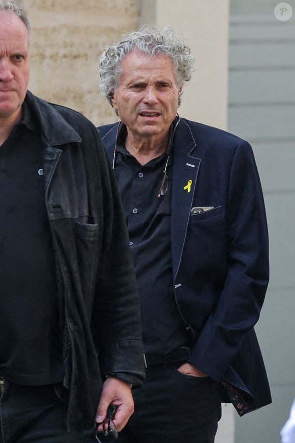 Jérôme Béglé et Gilles-William Goldnadel - Arrivées aux obsèques de Thierry Ardisson en l’église Saint-Roch de Paris, France, le 17 juillet 2025. © Clovis-Jacovides/Bestimage