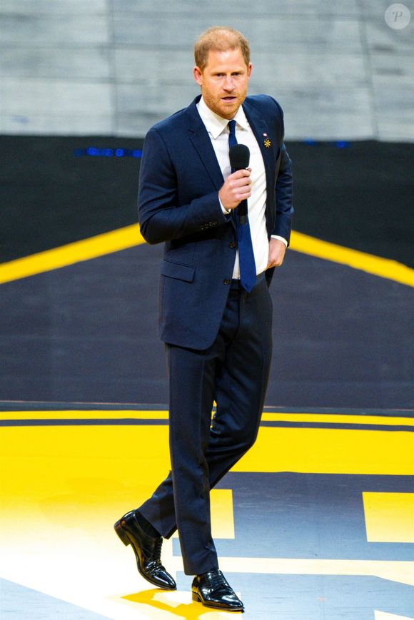 Le prince Harry et Meghan Markle assistent à la cérémonie d'ouverture des "Invictus Games Vancouver Whistler 2025" au Canada le 8 février 2025. © Backgrid UK/ Bestimage
