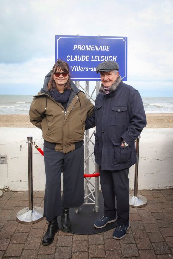 Valérie Perrin et son compagnon Claude Lelouch - Inauguration de la "Promenade Claude Lelouch" qui porte désormais son nom en présence d’un public nombreux et de la famille du réalisateur à Villers-sur-Mer le 26 mars 2023. © Jack Tribeca / Bestimage