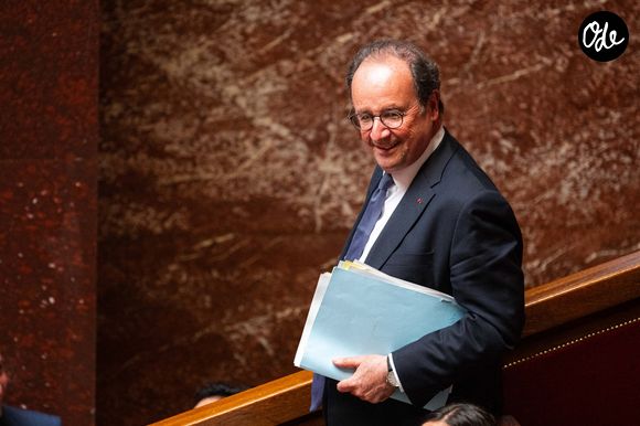 François Hollande, député du groupe «Socialistes et Apparentes» et ancien président de la République, lors d'une séance de questions au gouvernement (QAG) à l'Assemblée nationale, la chambre basse du Parlement français, à Paris, le 2 juin 2026. Photo d'Alexis Jumeau/ABACAPRESS.COM