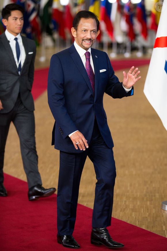 Le Sultan de Brunei Hassanal Bolkiah et son fils le prince Abdul Mateen arrivent au Sommet Asie-Europe ( ASEM ) lors du Conseil européen à Bruxelles, Belgique, le 18 octobre 2018. ALAIN ROLLAND/ IMAGEBUZZ/ BESTIMAGE
