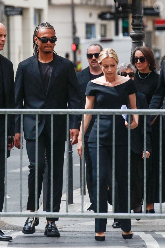 Cette saison, le joueur évoluera sous les couleurs de l'AJ Auxerre

Audrey Crespo-Mara et ses fils Sekou et Lamine - Arrivées aux obsèques de Thierry Ardisson en l’église Saint-Roch de Paris, France, le 17 juillet 2025. © Clovis-Jacovides/Bestimage