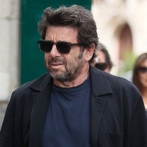 Exclusif - Patrick Bruel - Obsèques de Marianne Halter Weitzmann (femme de Marek Halter) au cimetière du Montparnasse à Paris, France, le 29 août 2024.