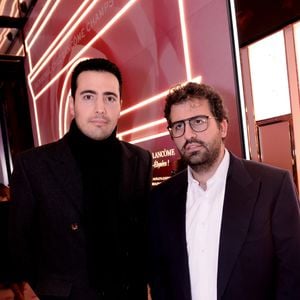 Jusqu'ici, c'est dans l'ombre qu'évoluent Jean-Victor et Nicolas Meyers, fruits des amours de Françoise Bettencourt et Jean-Pierre Meyers. 


Exclusif - Jean-Victor Meyers, Nicolas Meyers - Inauguration de la boutique Lancôme 52 Champs-Elysées à Paris le 4 décembre 2019. © Rachid Bellak/Bestimage