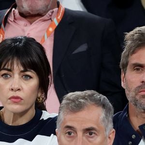 "C’est mon deuxième chez moi. Mon cœur est là-bas. La Provence m’a toujours fasciné à travers des romans de Pagnol, je m’y balade beaucoup, c’est facile de s’y sentir bien", confiait-elle à nos confrères de "La Provence".

Nolwenn Leroy et son compagnon Arnaud Clément - Célébrités dans les tribunes des Internationaux de France de tennis de Roland Garros 2024 à Paris le 27 mai 2024. © Moreau-Jacovides/Bestimage
