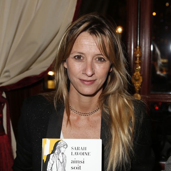 Fière de son fils, Sarah n'a pas manqué d'immortaliser le moment avec une vidéo publiée sur ses réseaux sociaux !

Sarah Lavoine - Le 38ème cocktail des écrivains dans les salons du Fouquet's à Paris, le 26 novembre 2015. © Marc Ausset-Lacroix