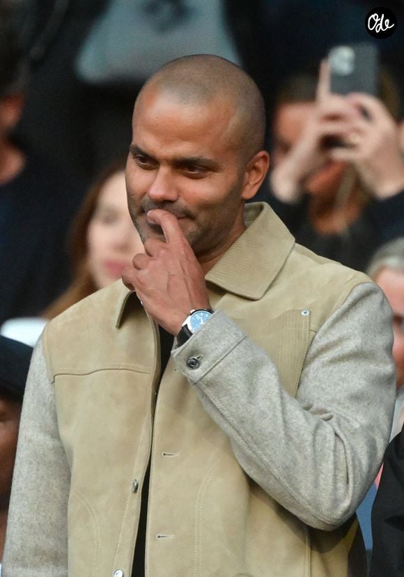 L'ancien joueur de basket de 44 ans s'est confié au micro de Guillaume Pley dans une vidéo publiée sur la chaîne Legend ce mercredi 5 août 2026.

Tony Parker - Les célébrités dans les tribunes lors du match aller de la demi-finale de la Ligue Des Champions 2025-2026 (LDC) "Paris Saint-Germain (PSG) - Bayern Munich (5-4)" au Parc des Princes, le 28 avril 2026.
© Christian Liewig/Bestimage