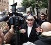 Rino Barillari, un Italien de 80 ans surnommé le "roi des paparazzi", avait accusé l'acteur français de l'avoir agressé physiquement le 24 mai 2024

Gérard Depardieu et le paparazzi Rino Barillari se réconcilient au Harry's Bar à Rome le 19 janvier 2026.
C'est au même endroit, le 21 mai 2024 que les deux hommes se sont accrochés.
Gérard Depardieu aurait frappé le photographe à trois reprises au visage car ce dernier avait bousculé la compagne de Gérard Depardieu pour faire une série de photos.
Après cet incident, les plaintes ont fusé de toute part....mais les images montrent que les deux hommes ont trouvé un terrain d'entente.  
Agence / Bestimage
